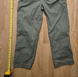 GAP Women's Green Cropped Pants, Girlfriend Khaki